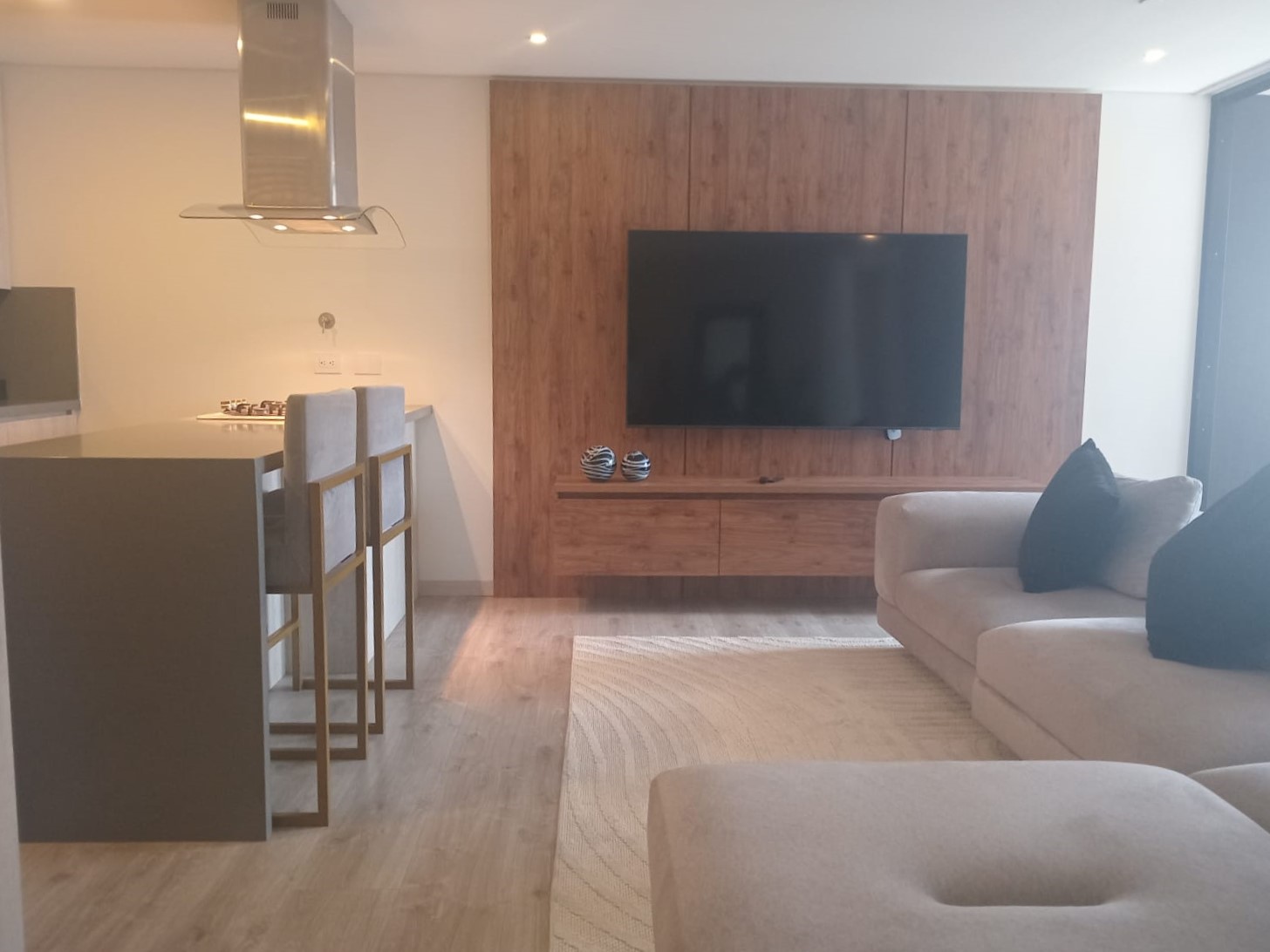 Apartamento en arriendo en El Poblado, Medellín · foto 3 de 15