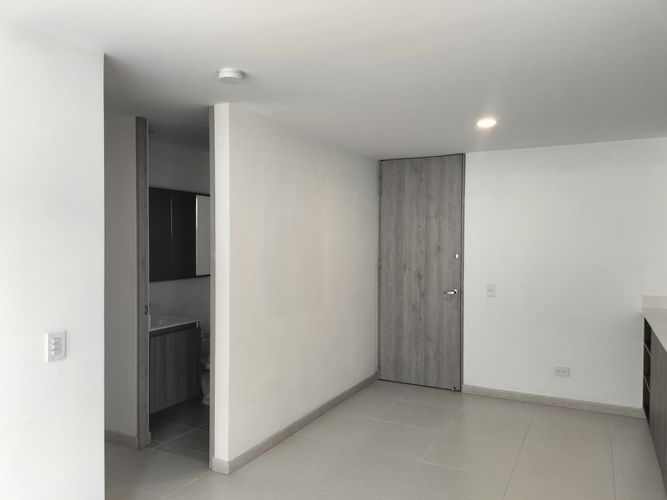 Apartamento de 3 alcobas en arriendo en El Poblado, Medellín, 63 m² · foto 7 de 15