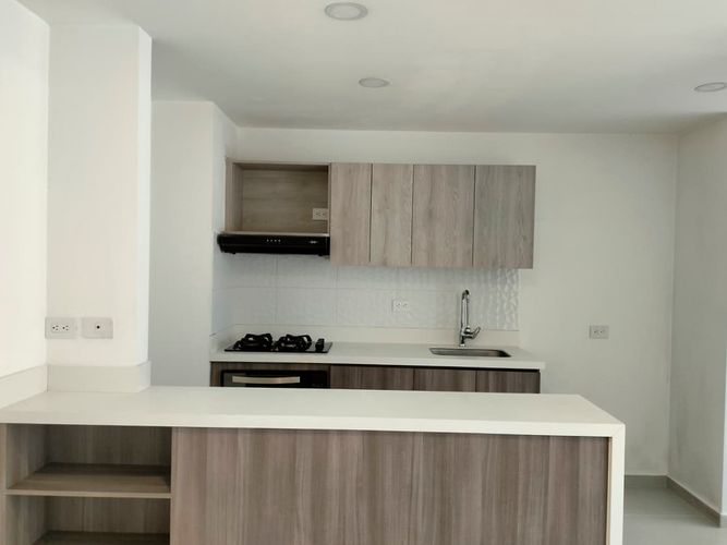 Apartamento de 3 alcobas en arriendo en El Poblado, Medellín, 63 m² · foto 3 de 15