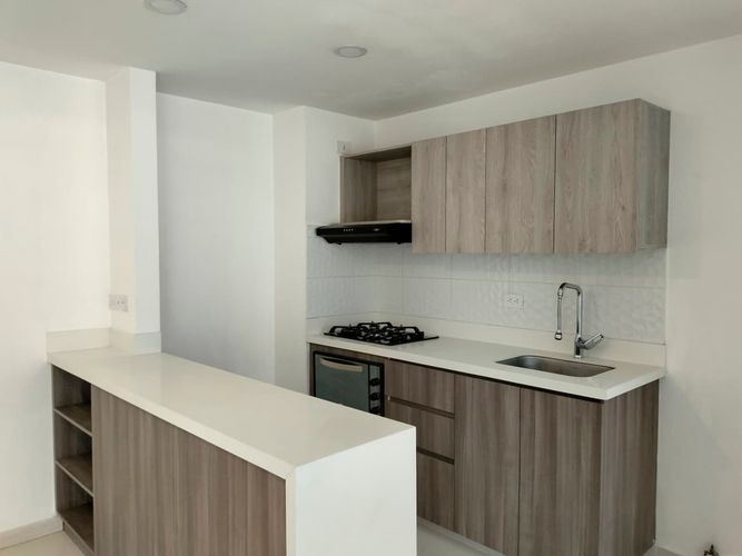 Apartamento de 3 alcobas en arriendo en El Poblado, Medellín, 63 m² · foto 2 de 15