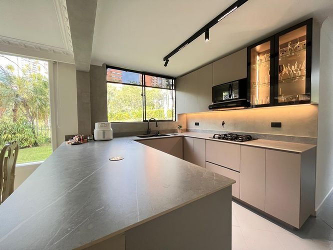 Casa de 4 alcobas en venta en El Poblado, Medellín, 248 m² · foto 7 de 18