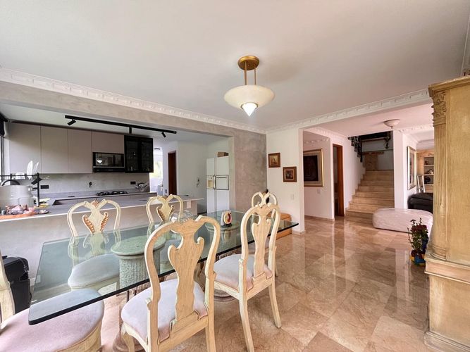 Casa de 4 alcobas en venta en El Poblado, Medellín, 248 m² · foto 5 de 18