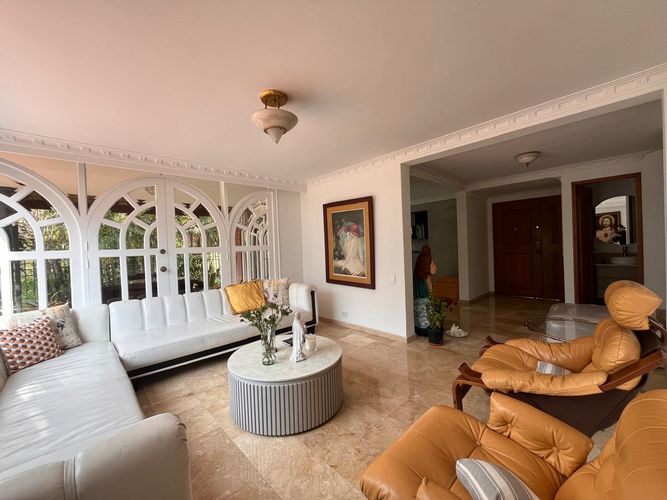 Casa de 4 alcobas en venta en El Poblado, Medellín, 248 m² · foto 4 de 18