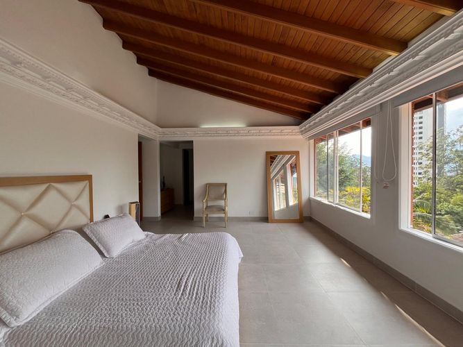 Casa de 4 alcobas en venta en El Poblado, Medellín, 248 m² · foto 16 de 18