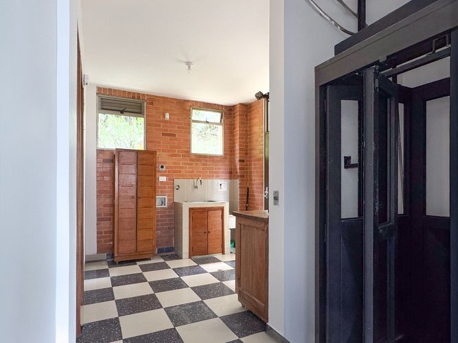 Casa de 3 alcobas en venta en Cola Del Zorro, Medellín, 326 m² · foto 7 de 24