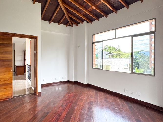 Casa de 3 alcobas en venta en Cola Del Zorro, Medellín, 326 m² · foto 9 de 24