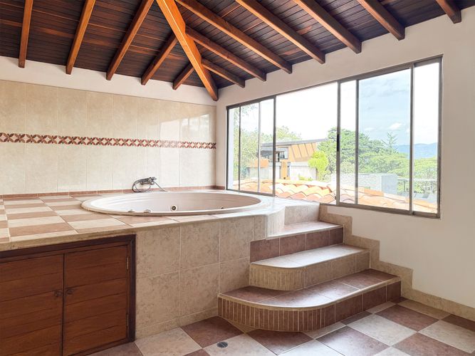 Casa de 3 alcobas en venta en Cola Del Zorro, Medellín, 326 m² · foto 24 de 24