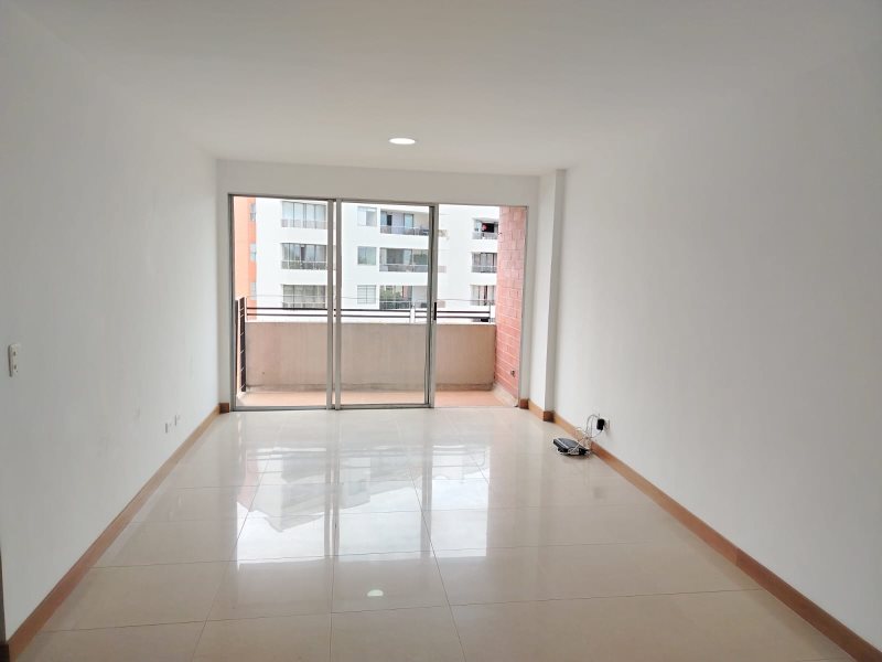Apartamento en arriendo en Cumbres, Envigado · foto 2 de 11