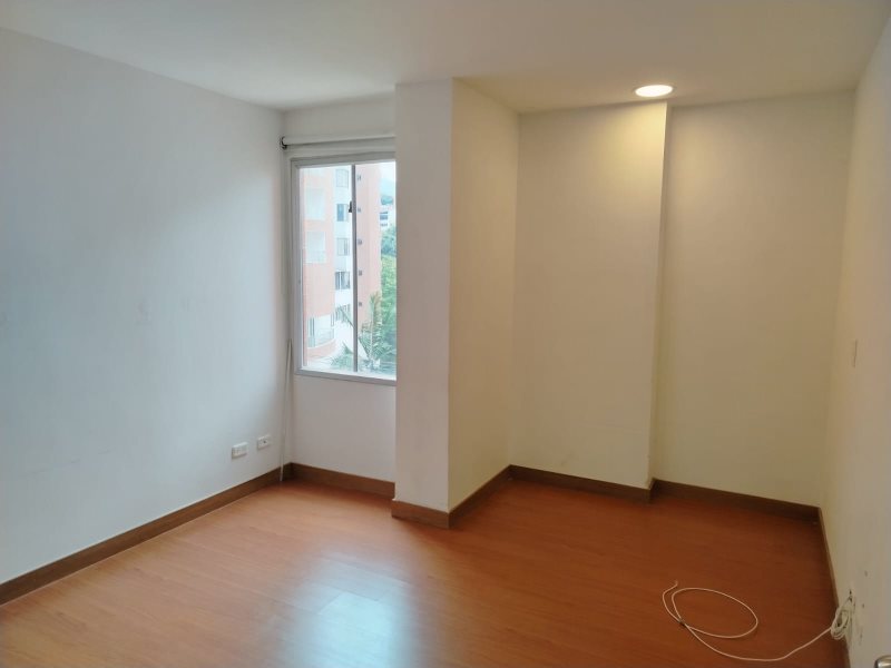 Apartamento en arriendo en Cumbres, Envigado · foto 4 de 11
