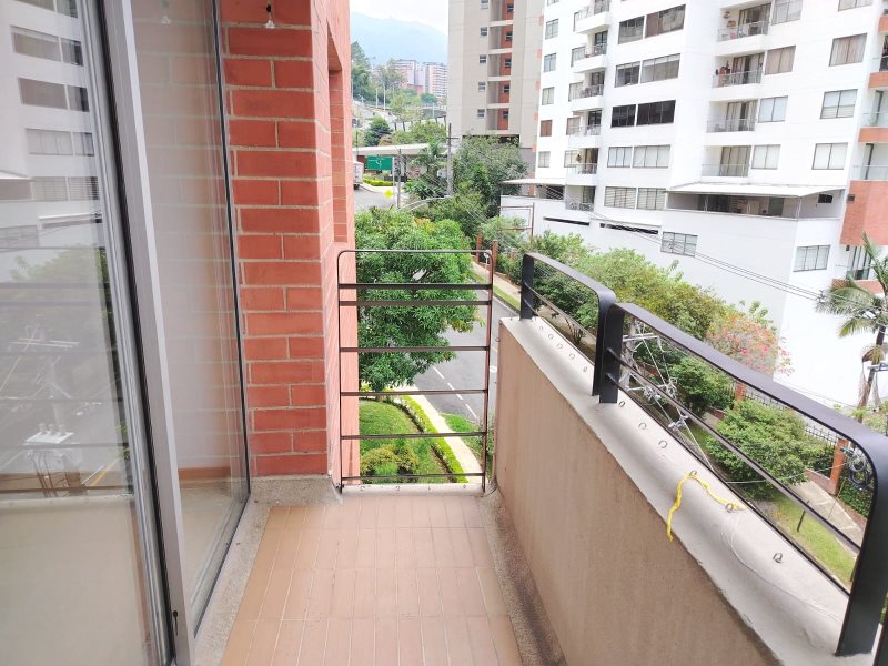 Apartamento en arriendo en Cumbres, Envigado · foto 8 de 11