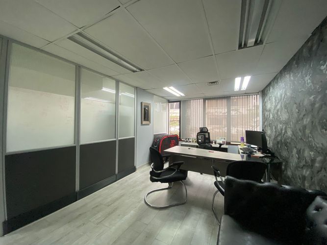 Oficina en arriendo en El Poblado, Medellín, 136 m² · foto 6 de 7
