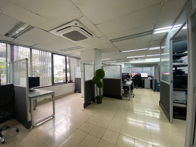 Oficina en arriendo en El Poblado, Medellín, 136 m² · foto 3 de 7