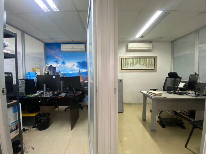 Oficina en arriendo en El Poblado, Medellín, 136 m² · foto 4 de 7