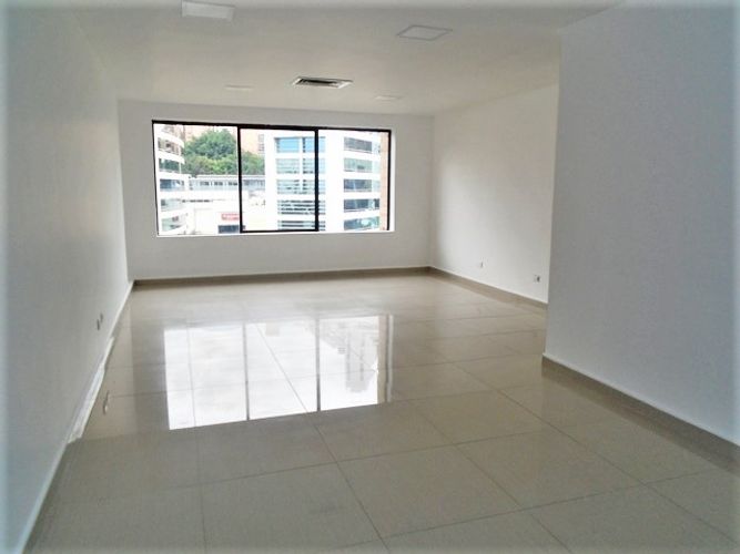 Oficina en arriendo en El Poblado, Medellín, 38 m² · foto 2 de 7