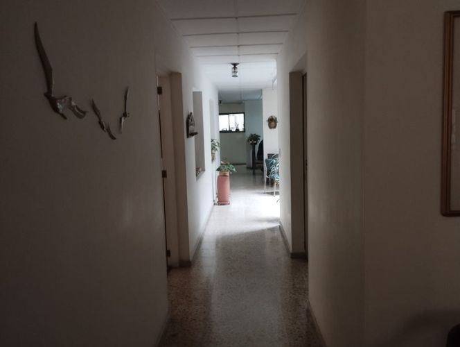 Casa de 7 alcobas en venta en Prado, Medellín, 561 m² · foto 4 de 24