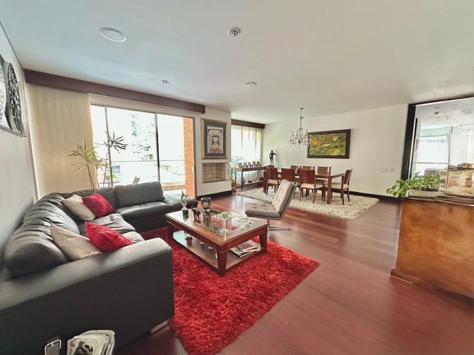 Apartamento de 3 alcobas en venta en Usaquen, Bogotá, 160 m² · foto 2 de 18