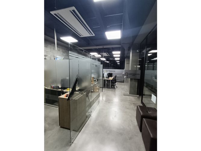 Edificio en venta en Alameda, Cali, 800 m² · foto 2 de 15