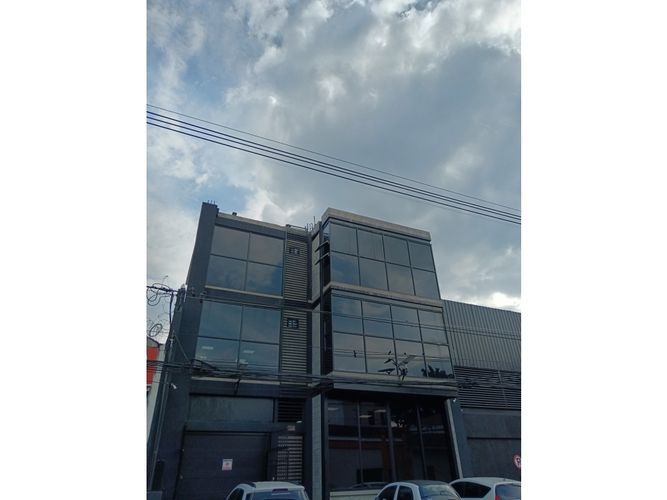 Edificio en venta en Alameda, Cali, 800 m² · foto 9 de 15