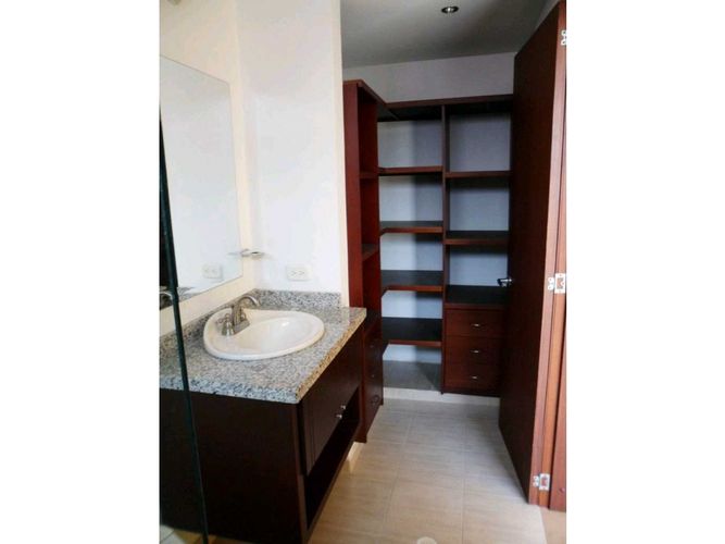 Edificio en venta en El Ingenio, Cali, 800 m² · foto 16 de 17