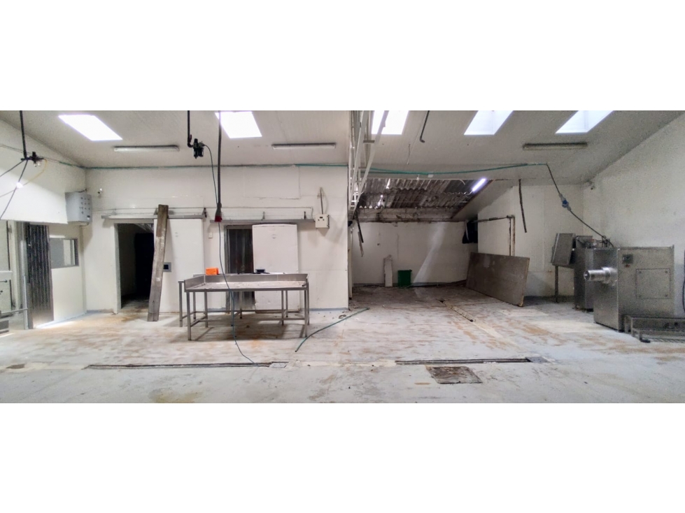 Warehouse for sale in Guayabal, Medellín 3