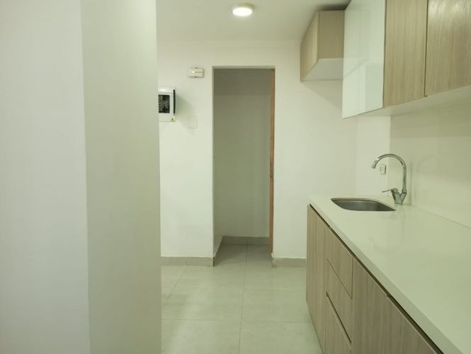 Apartamento de 3 alcobas en venta en El Poblado, Medellín, 98 m² · foto 3 de 14