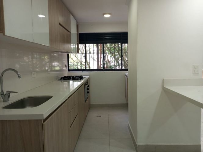 Apartamento de 3 alcobas en venta en El Poblado, Medellín, 98 m² · foto 8 de 14