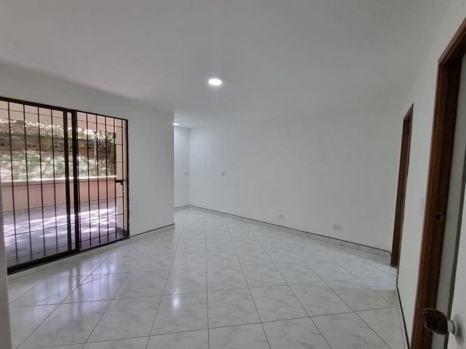 Apartamento de 3 alcobas en venta en El Poblado, Medellín, 98 m² · foto 9 de 14