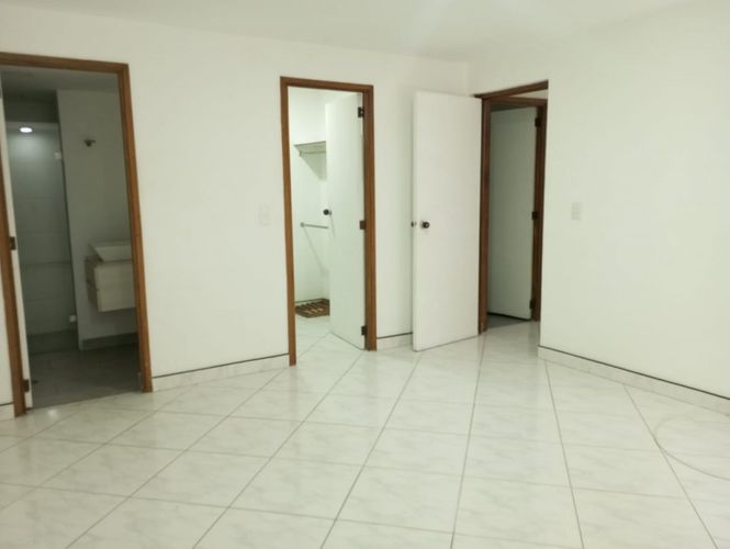 Apartamento de 3 alcobas en venta en El Poblado, Medellín, 98 m² · foto 4 de 14
