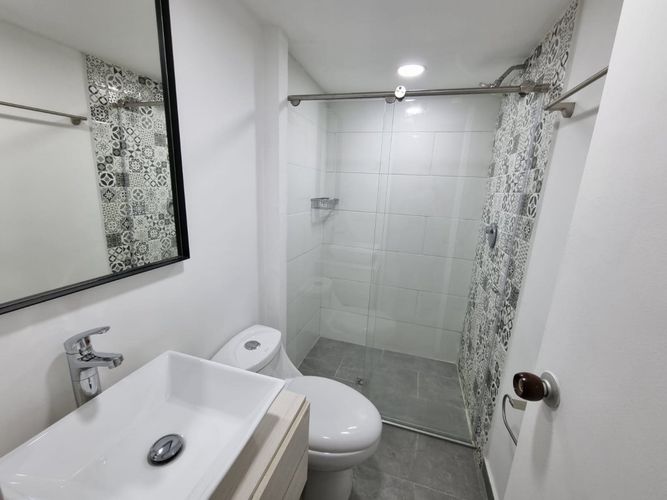 Apartamento de 3 alcobas en venta en El Poblado, Medellín, 98 m² · foto 10 de 14