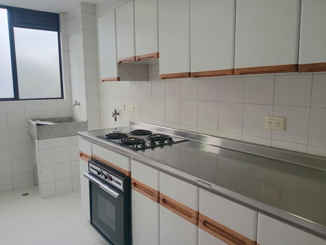 Apartamento de 2 alcobas en arriendo en El Diamante No. 2, Medellín, 85 m² · foto 3 de 18