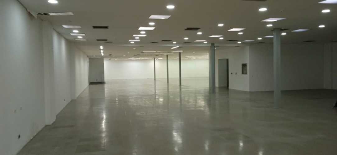 Oficina en arriendo en El Poblado, Medellín, 885 m² · foto 6 de 9
