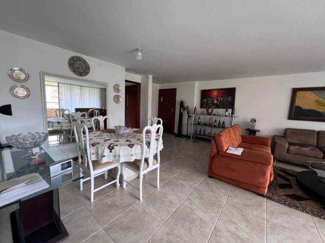 Apartamento de 3 alcobas en venta en Los Balsos, Medellín, 156 m² · foto 3 de 24