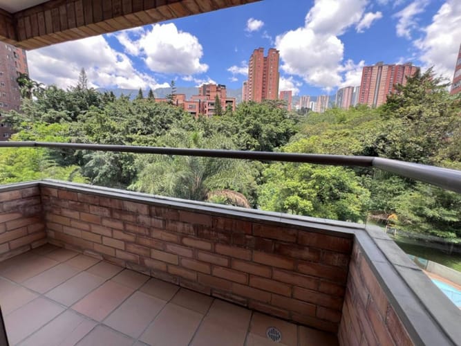 Apartamento de 3 alcobas en venta en Los Balsos, Medellín, 156 m² · foto 8 de 24