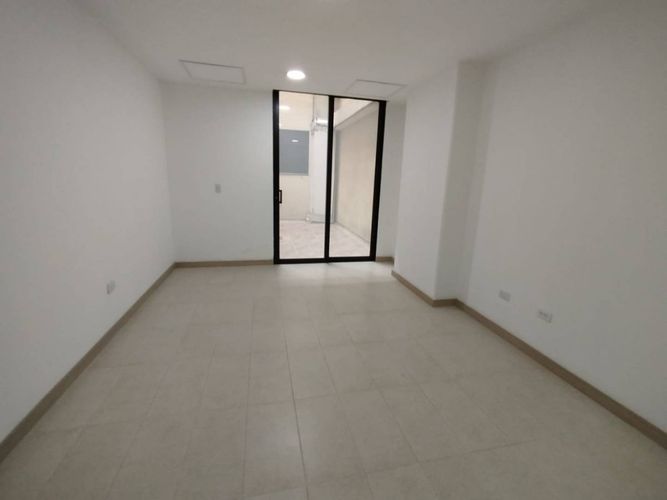 Oficina en arriendo en Laureles, Medellín, 24 m² · foto 2 de 3