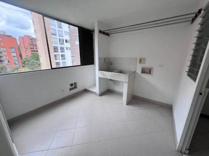Apartamento de 3 alcobas en arriendo en Lalinde, Medellín, 175 m² · foto 6 de 22