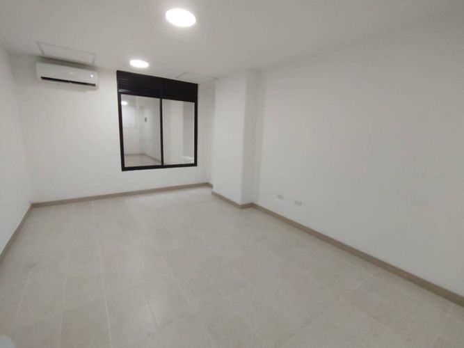 Oficina en arriendo en Laureles, Medellín, 24 m² · foto 2 de 4