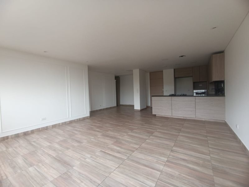 Apartamento en arriendo en Loma De Las Brujas, Envigado · foto 2 de 19