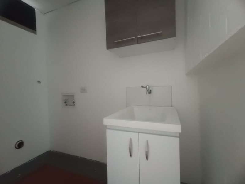 Apartamento en arriendo en Loma De Las Brujas, Envigado · foto 6 de 19