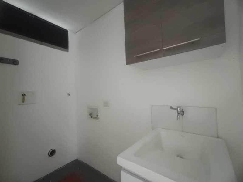 Apartamento en arriendo en Loma De Las Brujas, Envigado · foto 18 de 19