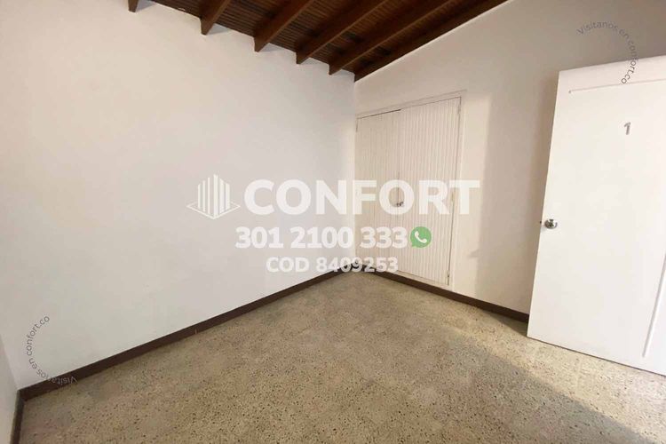 Casa de 5 alcobas en arriendo en Las Acacias, Medellín, 220 m² · foto 10 de 24