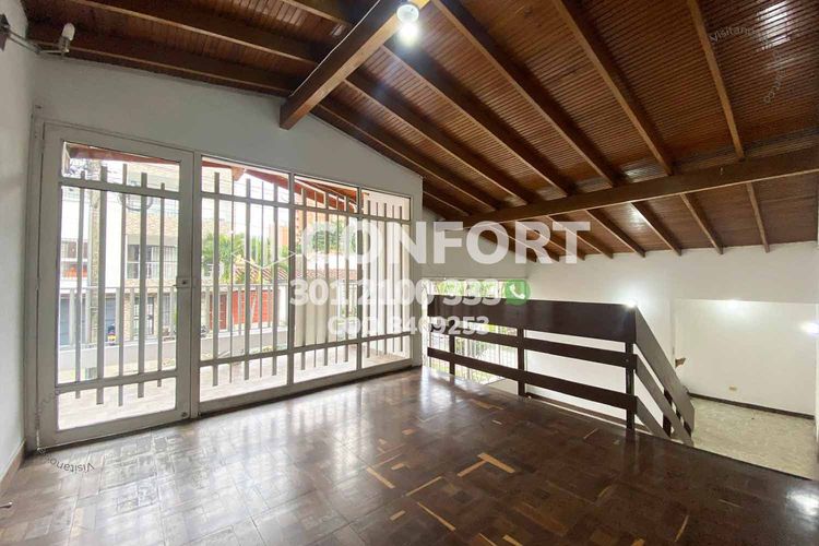 Casa de 5 alcobas en arriendo en Las Acacias, Medellín, 220 m² · foto 7 de 24