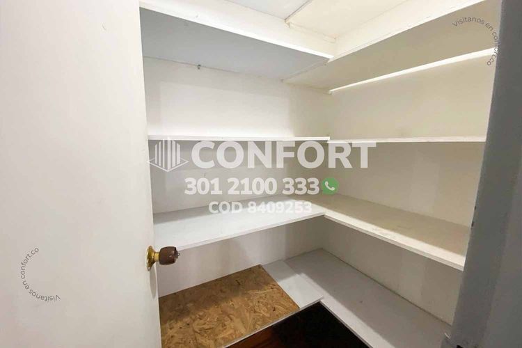 Casa de 5 alcobas en arriendo en Las Acacias, Medellín, 220 m² · foto 8 de 24