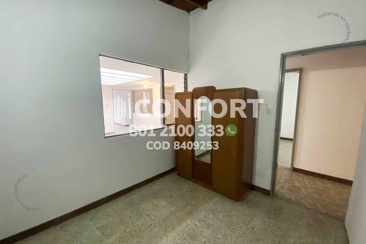 Casa de 5 alcobas en arriendo en Las Acacias, Medellín, 220 m² · foto 17 de 24