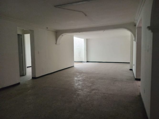 Oficina en arriendo en Laureles, Medellín, 350 m² · foto 2 de 16