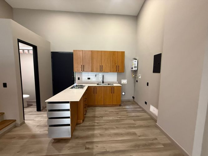 Oficina en arriendo en Loma Del Chocho, Envigado, 86 m² · foto 2 de 8