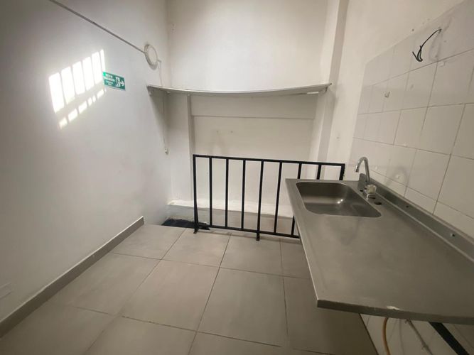 Local en arriendo en El Poblado, Medellín, 30 m² · foto 6 de 12
