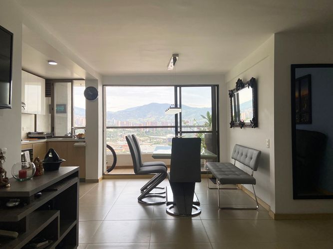 Apartamento de 2 alcobas en venta en Mayorca, Envigado, 65 m² · foto 4 de 20
