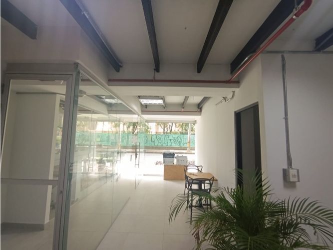 Local en arriendo en Ciudad Del Río, Medellín, 30 m² · foto 2 de 7
