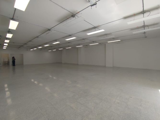 Local en arriendo en Laureles, Medellín, 300 m² · foto 2 de 12