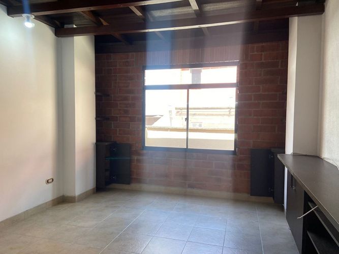 Casa de 4 alcobas en venta en Entreamigos, Sabaneta, 283 m² · foto 14 de 19